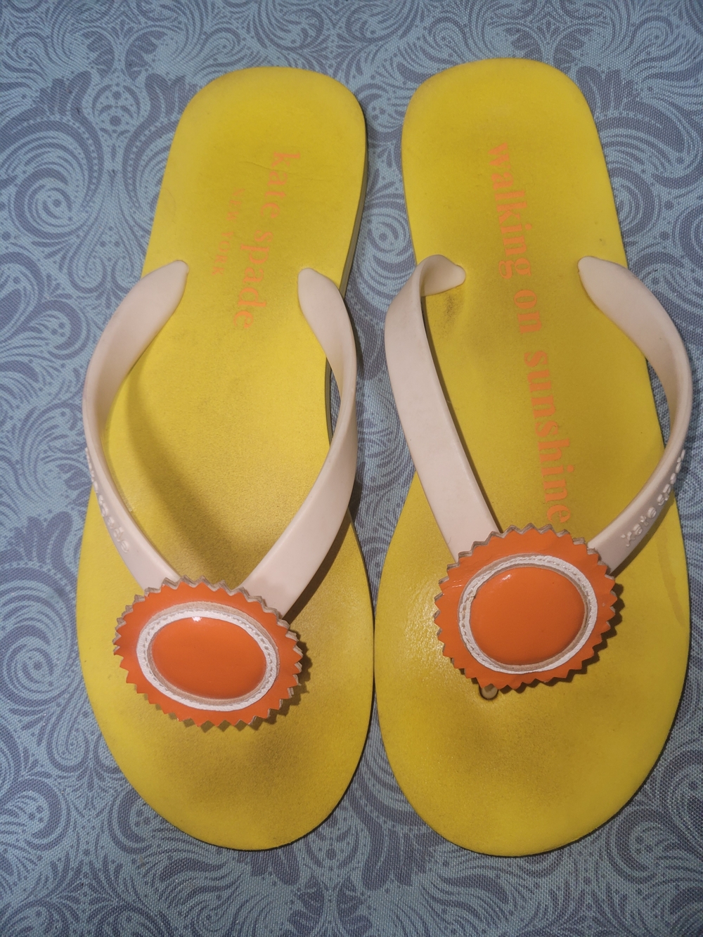 kate spade Yellow Sun Medallion Flip Flop Sandal Size 8